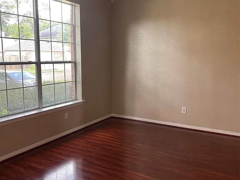 14210 Meadow Estates Ln — Photo 3