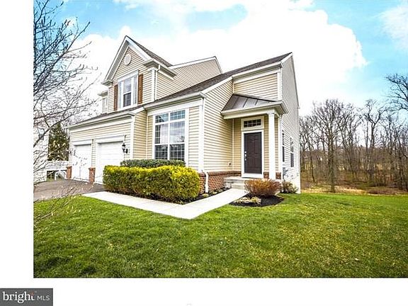 2nd image of 316 W Armstrong Dr