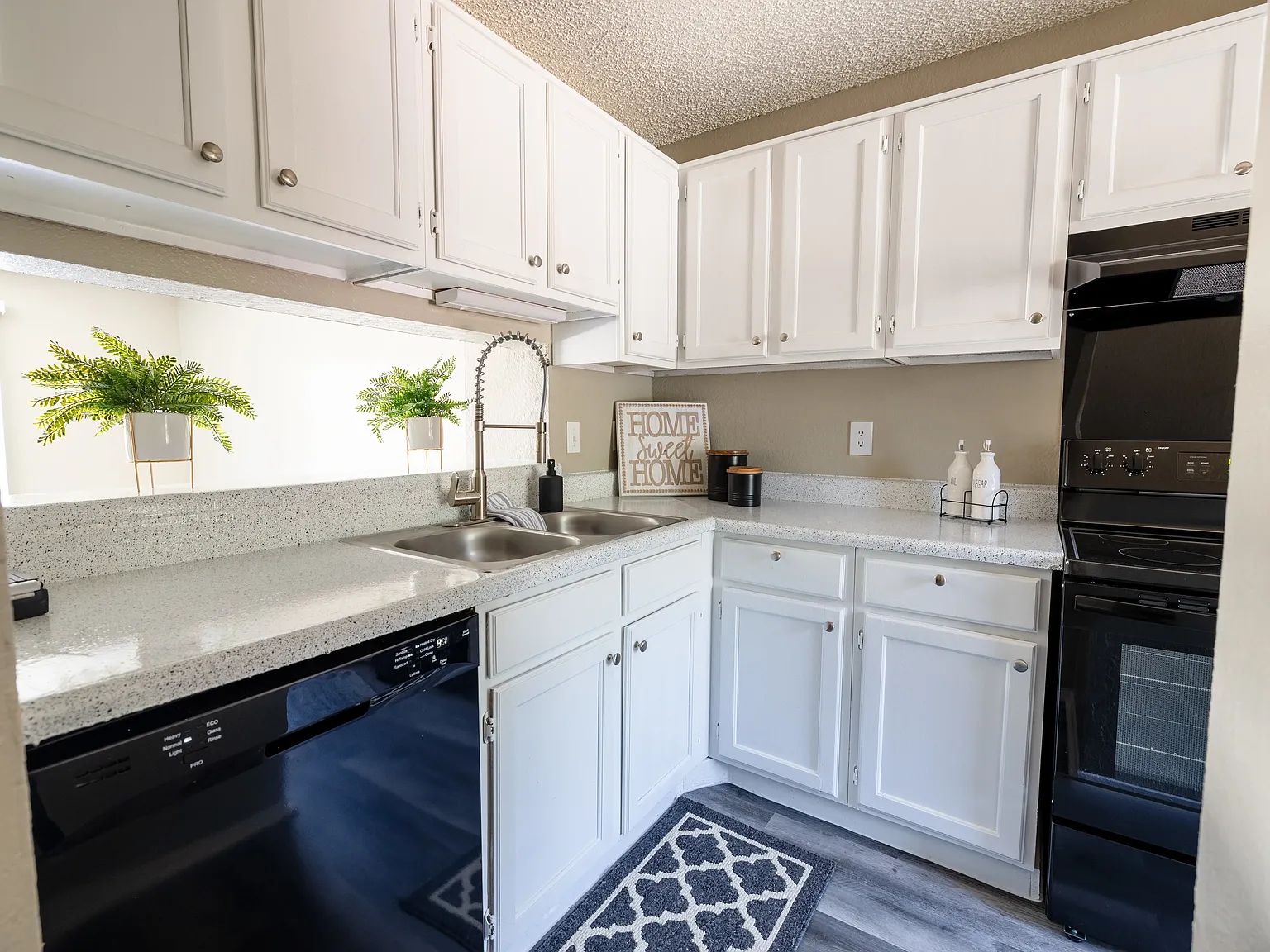Round Rock Townhomes — Photo 4
