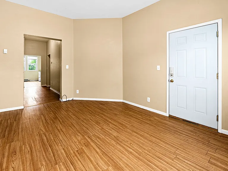 315 N 14th Ave E #1 — Photo 5