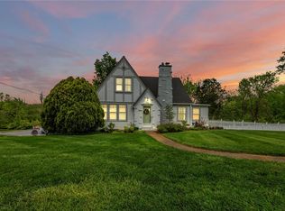 1158 Harwood Rd, Saint Louis, MO 63131