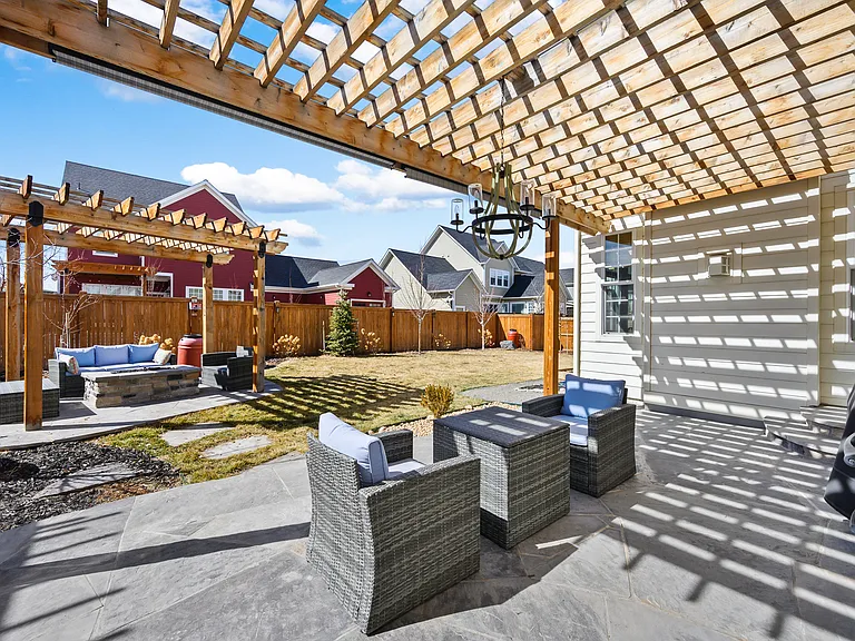 6063 Chester Way — Photo 36