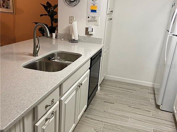 4th image of 8703 Knightsbridge Ct APT A