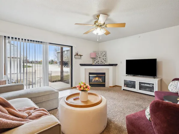 4708 Chadwick Rd Unit 1, Cedar Falls, IA 50613