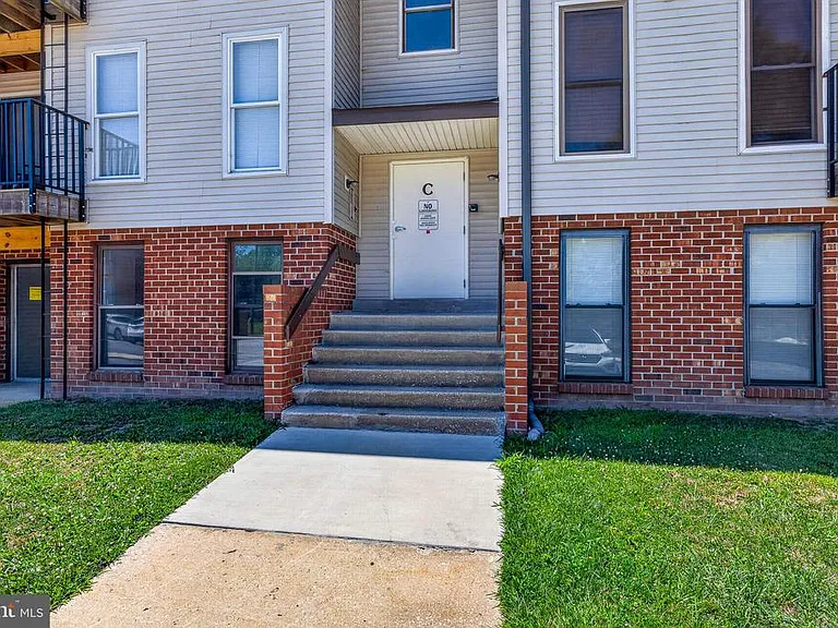 1001 White Oak Rd — Photo 3