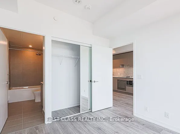 55 Mercer St #3215, Toronto, ON M5V 1H2