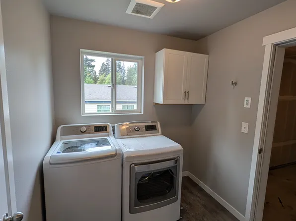 21 NE Harpoon Dr, Belfair, WA 98528