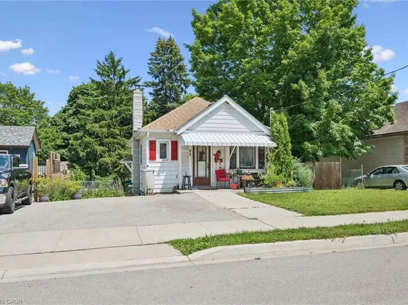 95 Forest Rd, Cambridge, ON N1S 3B6