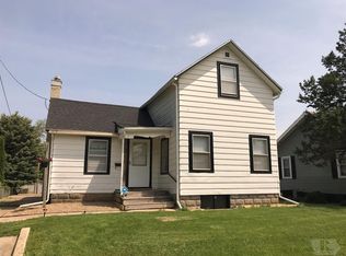 906 E Anson St, Marshalltown, IA 50158