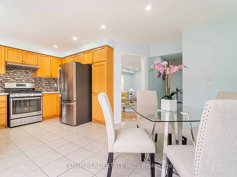 29 Timbertop Cres #UPPER LEVEL — Photo 13
