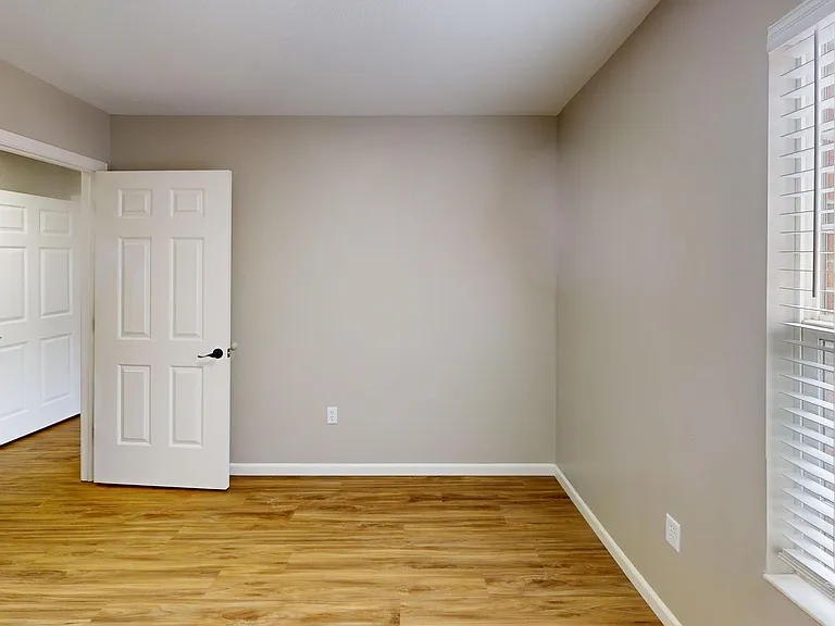Duck Creek Apartments — Photo 34