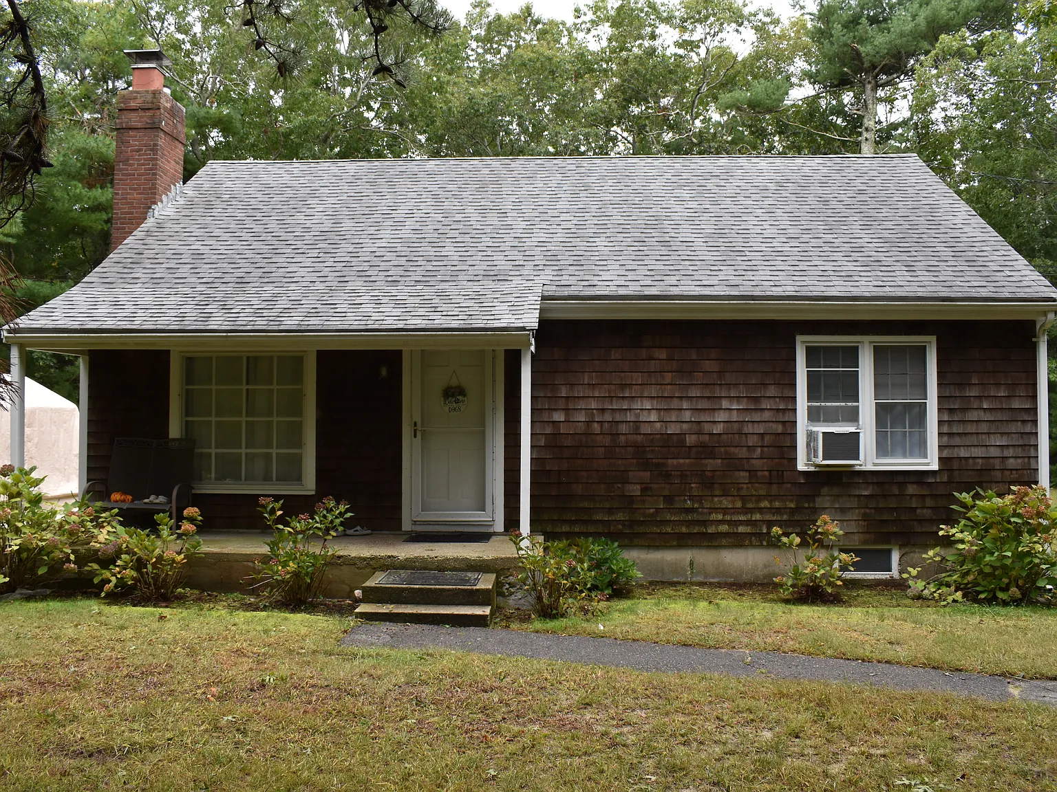 3 bed, 1404 sqft, $3,300 — Photo 2