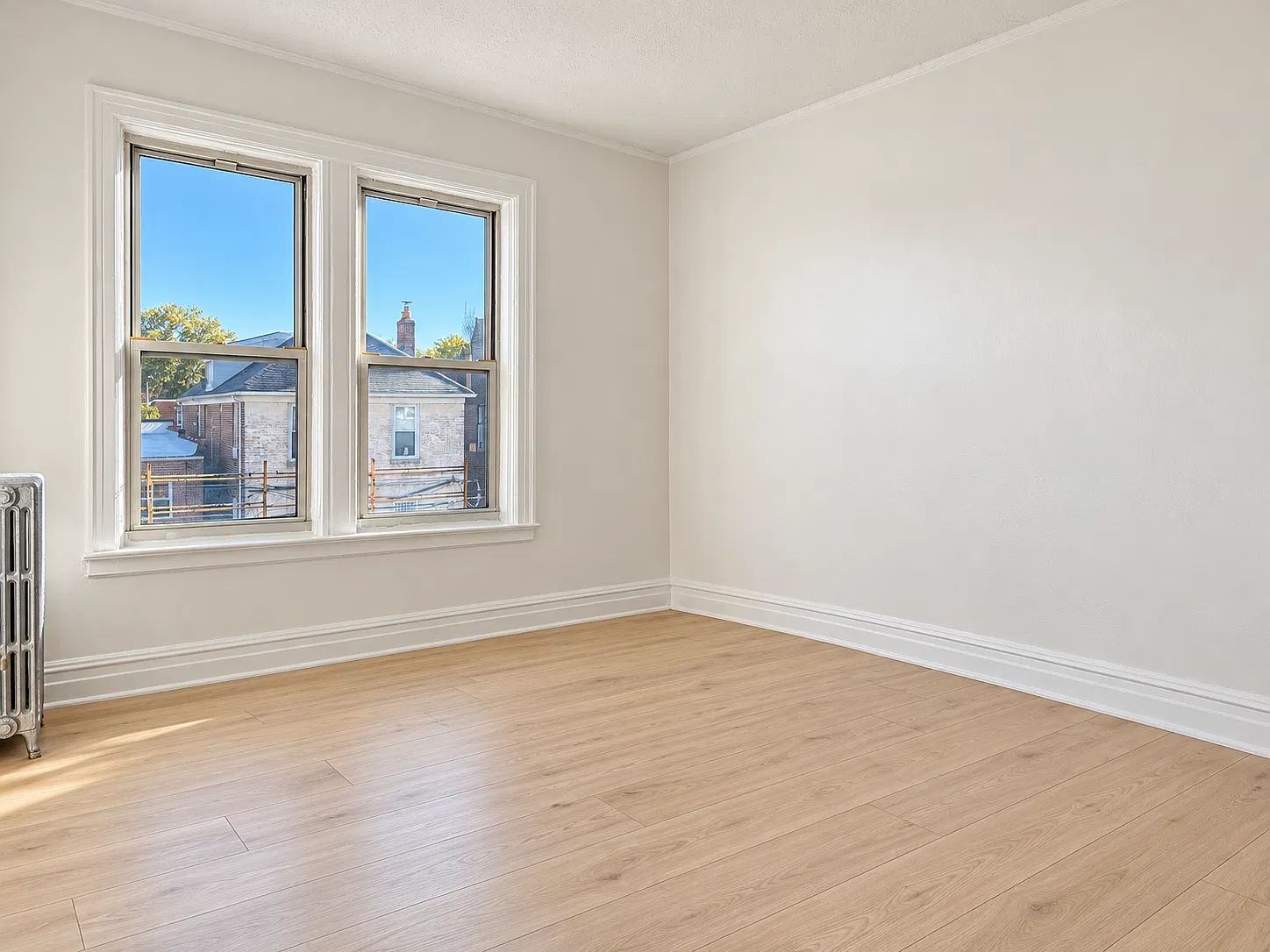 4 bed, $4,000 — Photo 2
