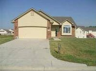 1445 S Shiloh Ct, Wichita, KS 67207