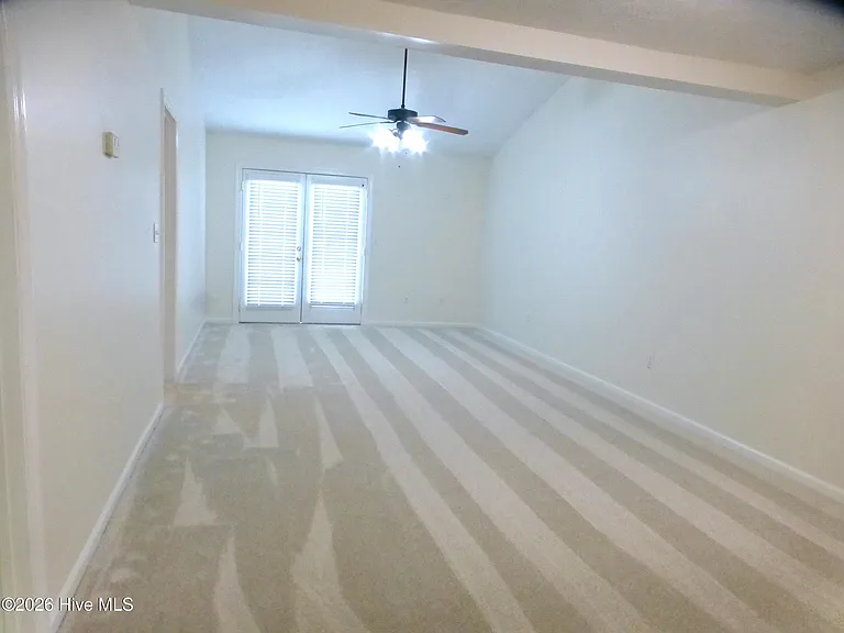 1433 Anna Way — Photo 2
