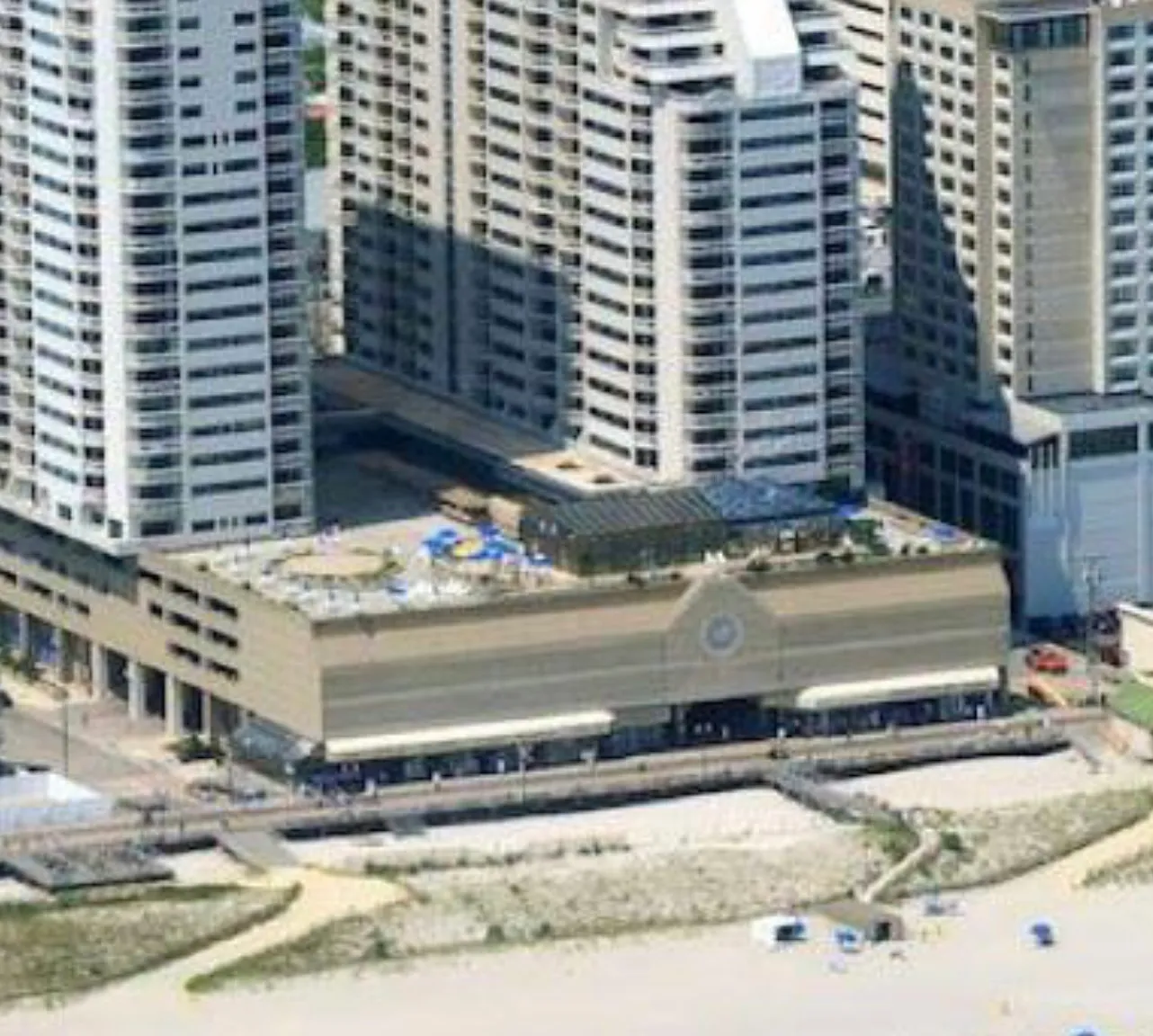 1 bed, 1.5 bath, 850 sqft, $2,000 — Photo 1