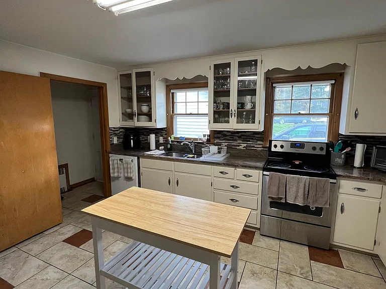 94 Sleeping Giant Dr — Photo 11