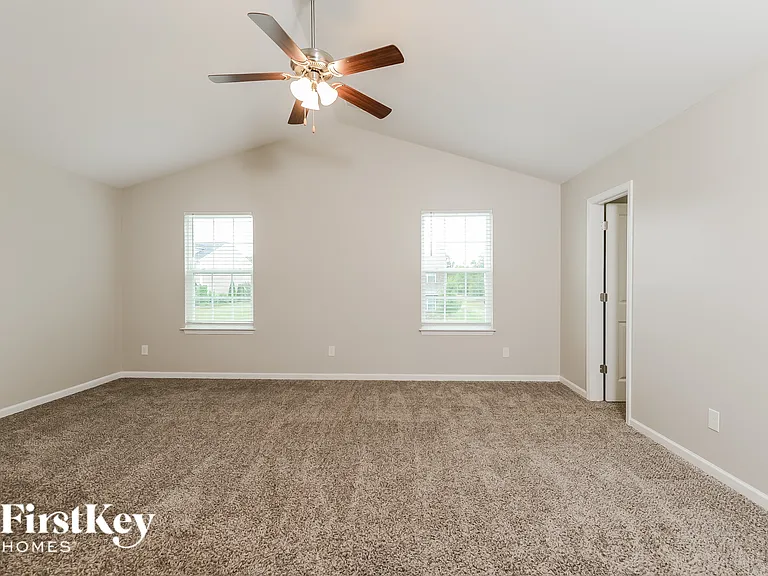 107 Sawyer Ln N — Photo 9