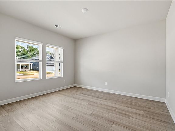5th image of 1016 Southwell Dr