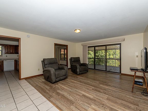 5th image of 1516 Scenic Dr
