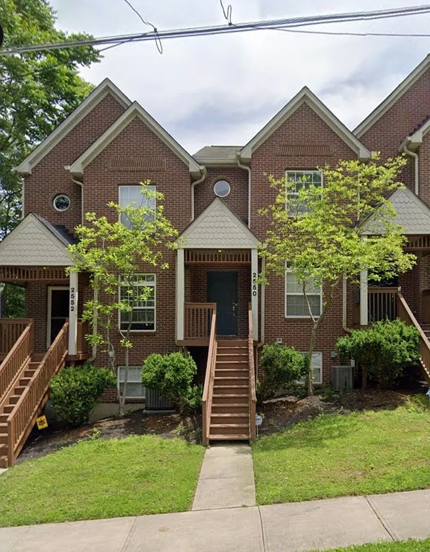3 bed, 2.5 bath, 1684 sqft, $2,195 — Photo 2
