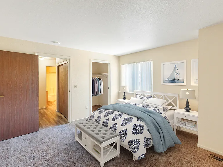 Silver Lake Apartments — Photo 10