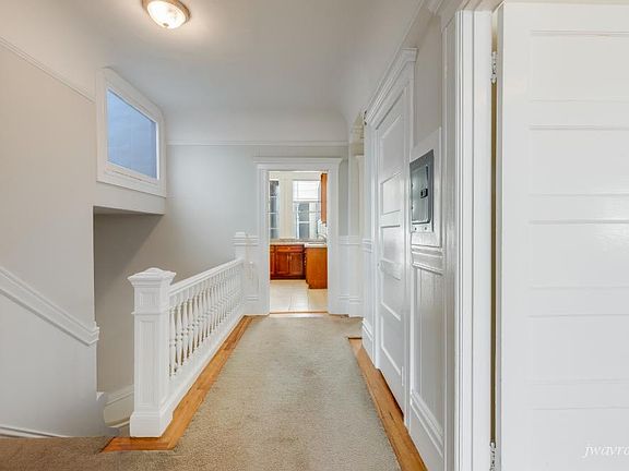 4th image of 610 Ashbury St #604