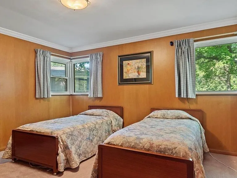141 Circle Dr — Photo 8