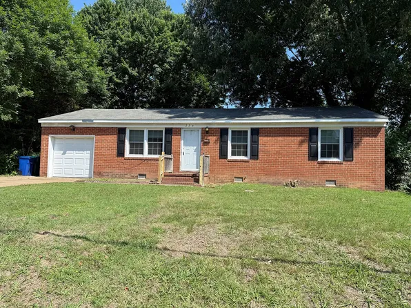 226 Colony Rd, Newport News, VA 23602