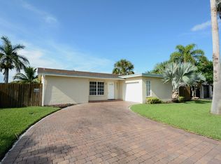 9521 NW 10th St, Pembroke Pines, FL 33024