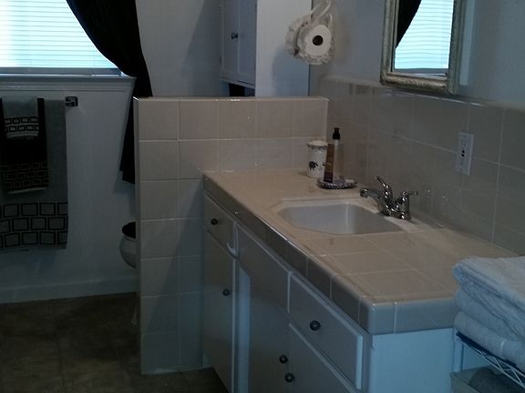 4th image of 4063 N Dewitt Ave