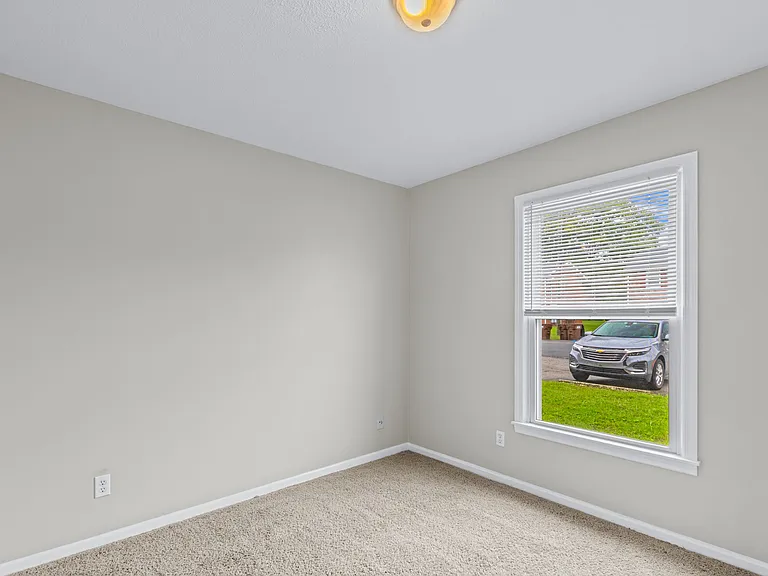 5115 Valiant Dr — Photo 16