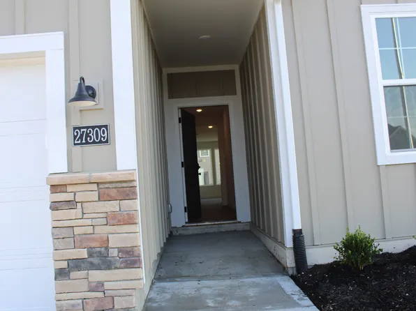 27309 Acacia Dr, Lake Lotawana, MO 64086