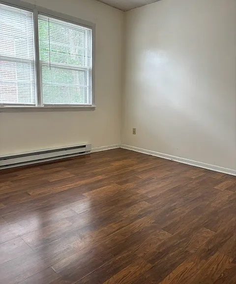 304 Longview St #B4 — Photo 9