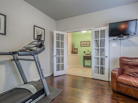 5th image of 1008 Hawk Valley Dr