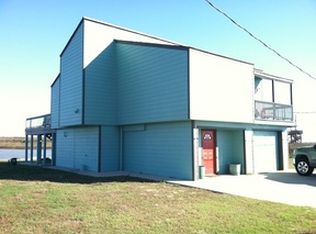 137 S Lake Dr, Quintana, TX 77541