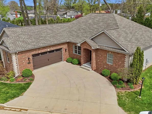 2717 W Woods Edge Dr, Peoria, IL 61614