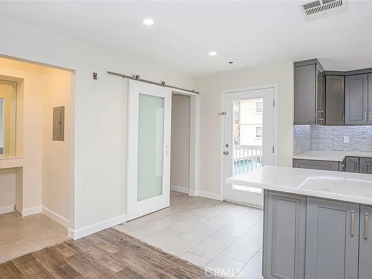 242 W Linden Ave #201 — Photo 3