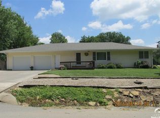 206 Walnut St, Overbrook, KS 66524
