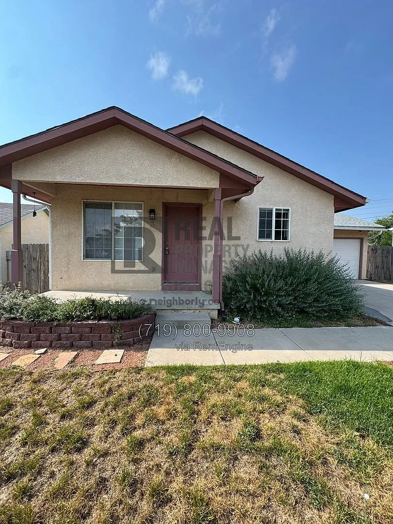 3 bed, 2.0 bath, 960 sqft, $1,900 — Photo 1