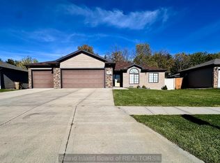 4144 Vermont Ave, Grand Island, NE 68803