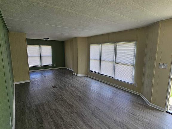 4th image of 2737 W Washington Ctr #244