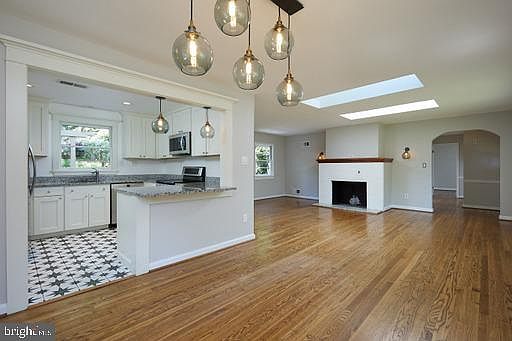 3rd image of 5114 Cherokee Ave