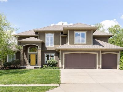 15618 S Hallet St, Olathe, KS, 66062