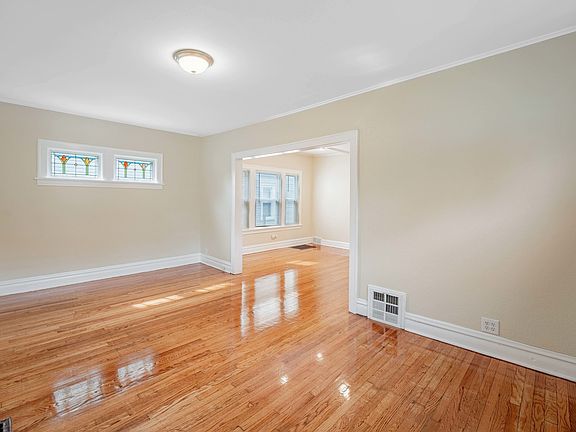 3rd image of 1116 S 2nd Ave