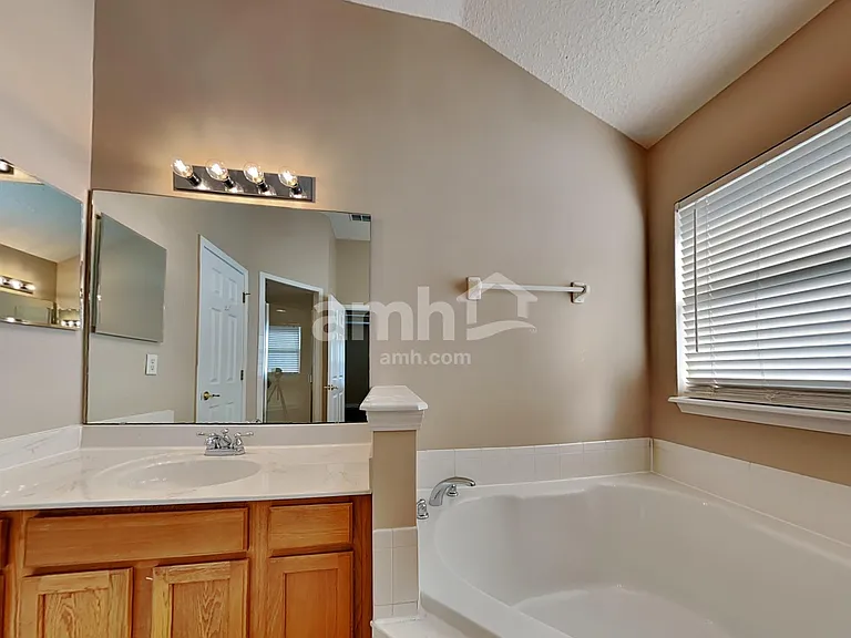 3108 Silverado Cir — Photo 12