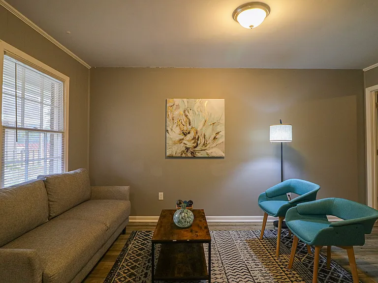 205 W Nettleton Ave #B — Photo 3