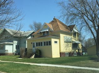 812 N Park St, Watertown, SD 57201