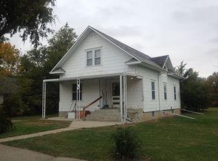 523 W 4th St, Miller, SD 57362