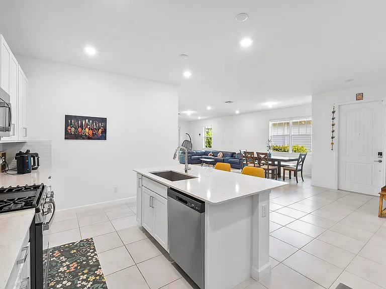 1325 Haywagon Trl — Photo 21